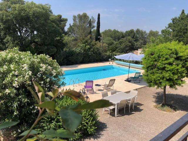 Nimes Calme Villa Buitenkant foto